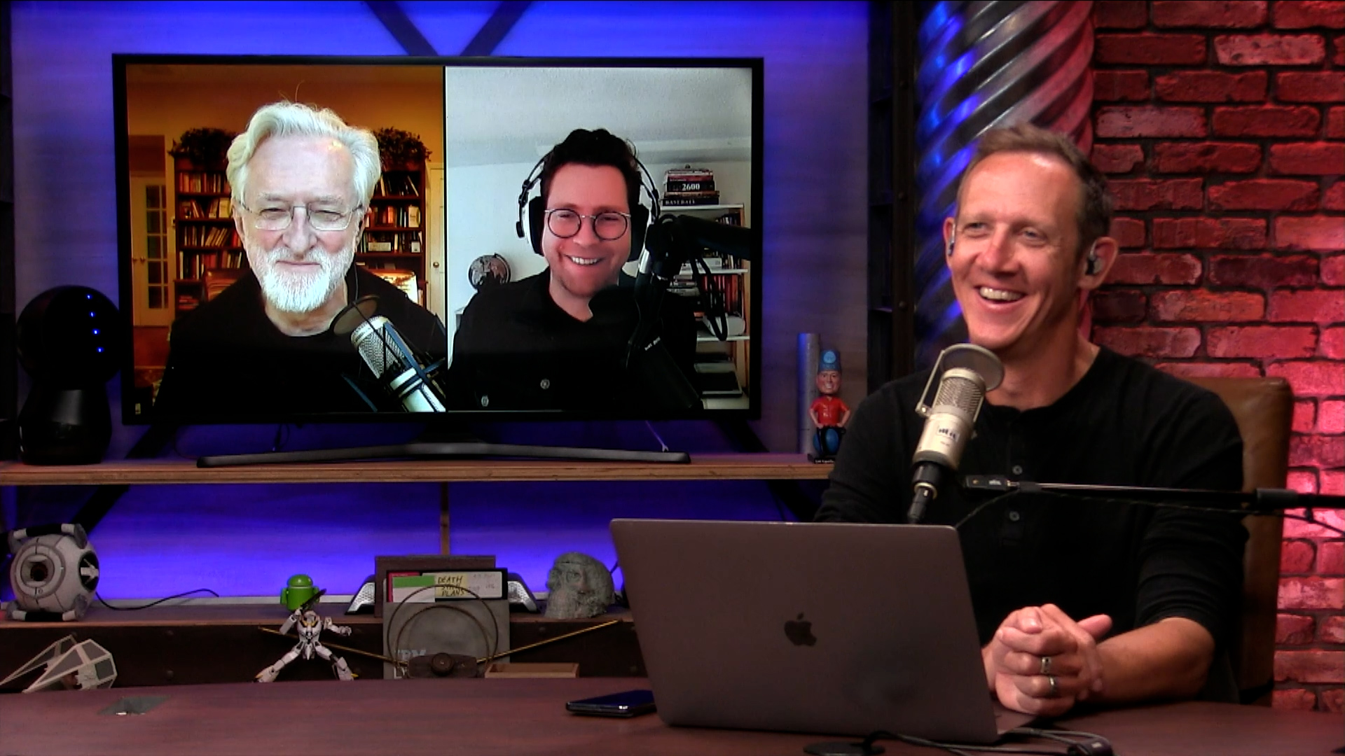 Episode 13 - AI Disinformation and Watermarking