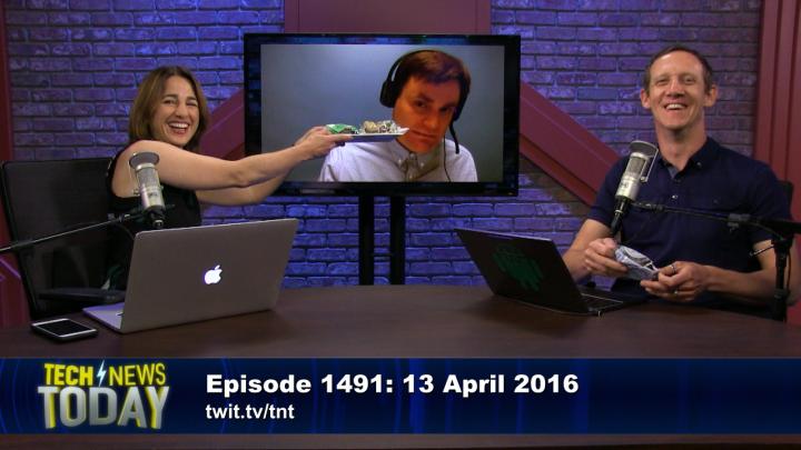 Roberto Baldwin from Engadget joins Megan Morrone and Jason Howell and have some It's it Ice Cream.