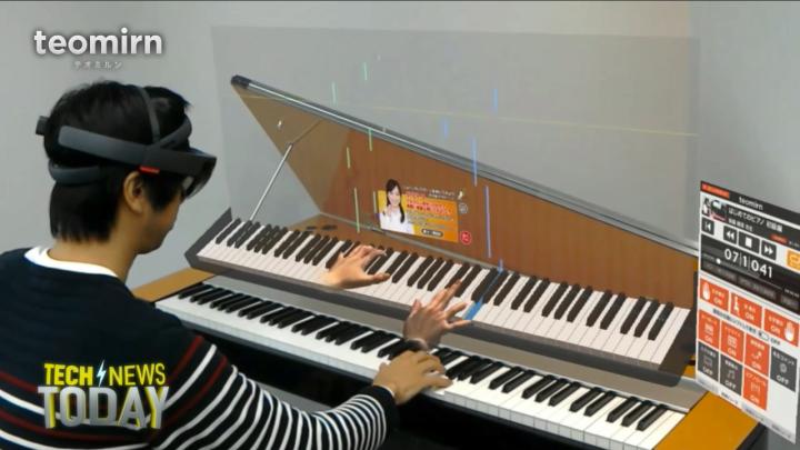 Mixed Reality Piano Teacher
