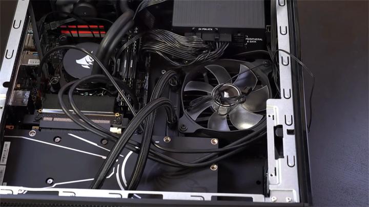 AMD Ryzen, Corsair Bulldog, Liva-Z