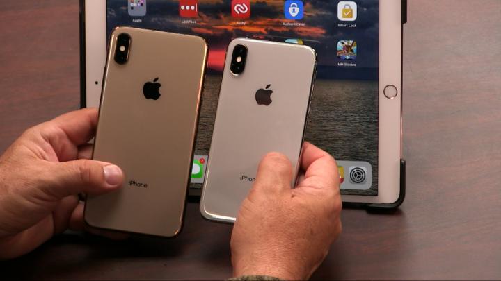 Leo Laporte and Jason Snell from Six Colors discuss their new iPhones and Apple Watches.