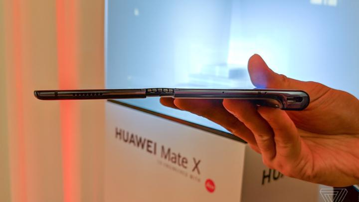Foldable Phones Hit MWC 2019