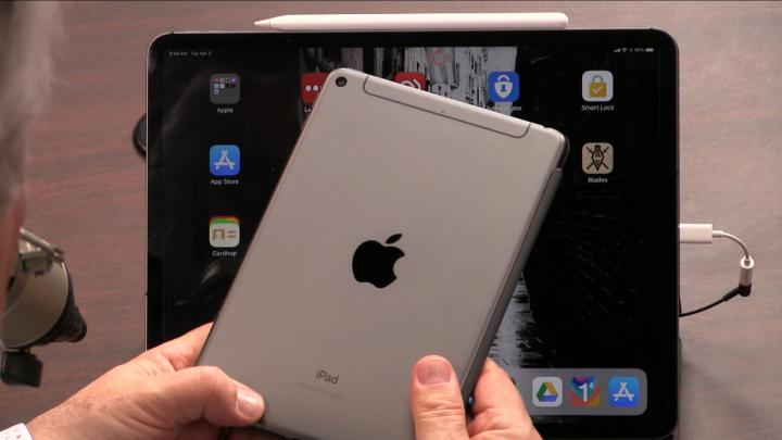 iPad Mini and AirPods 2